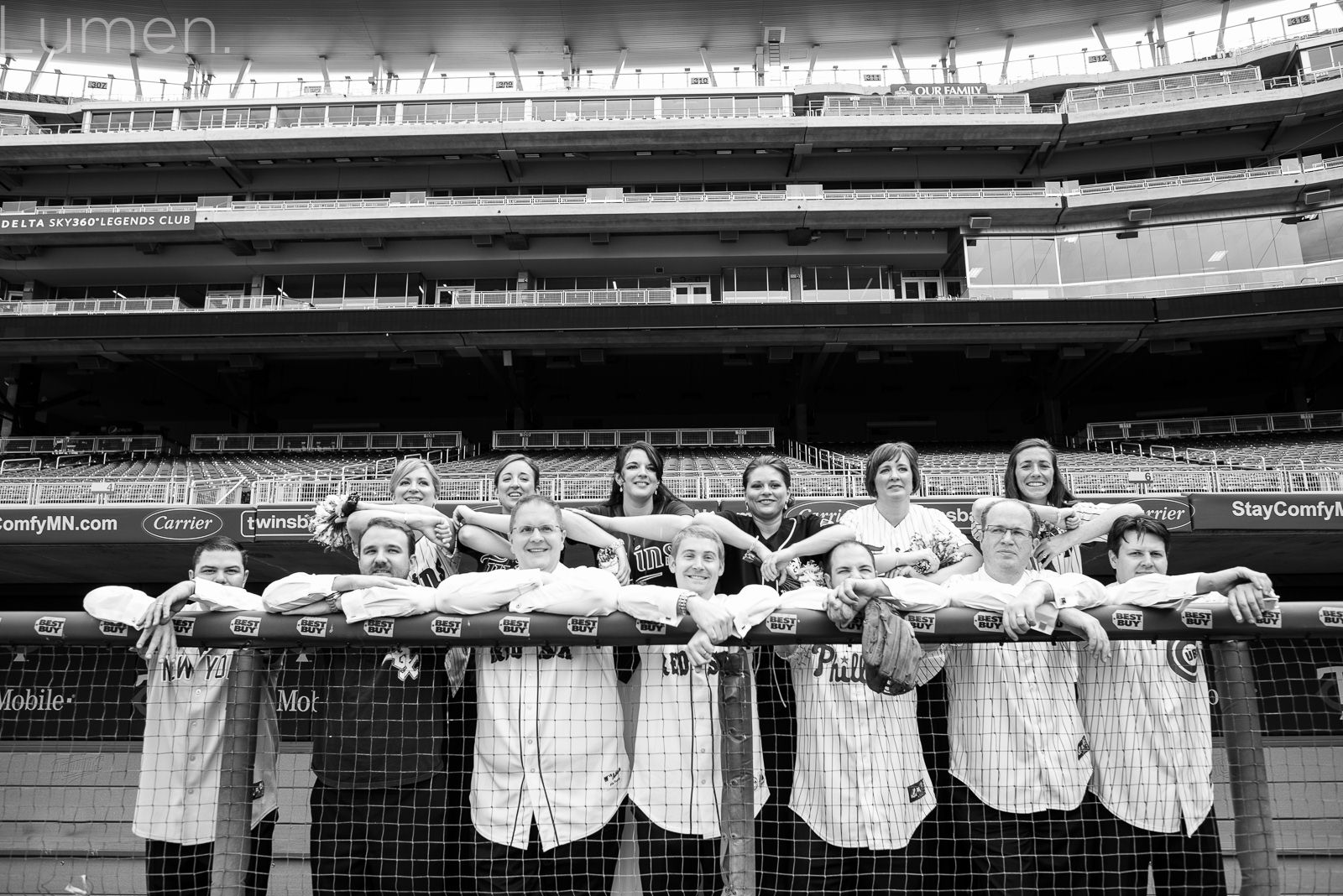 target field wedding photography, minnesota, twins, baseball, minneapoilis, minnesota, lumen, adventurous, couture, 