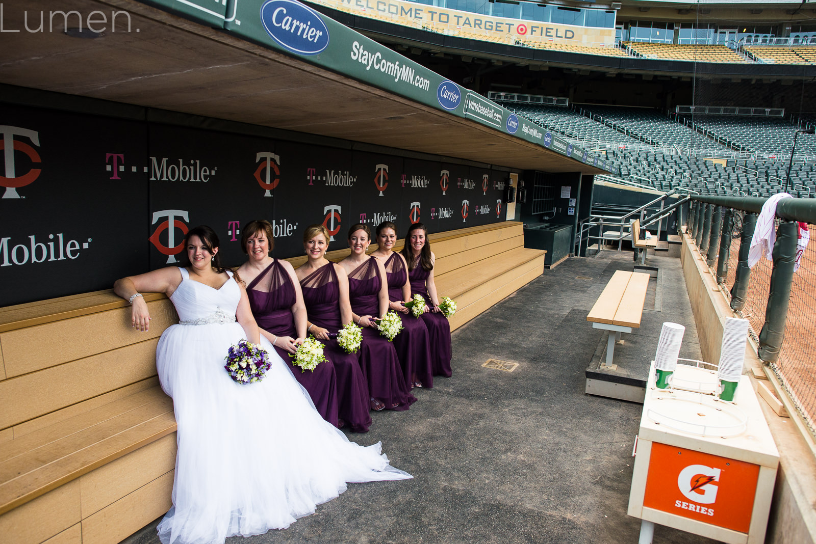 target field wedding photography, minnesota, twins, baseball, minneapoilis, minnesota, lumen, adventurous, couture, 