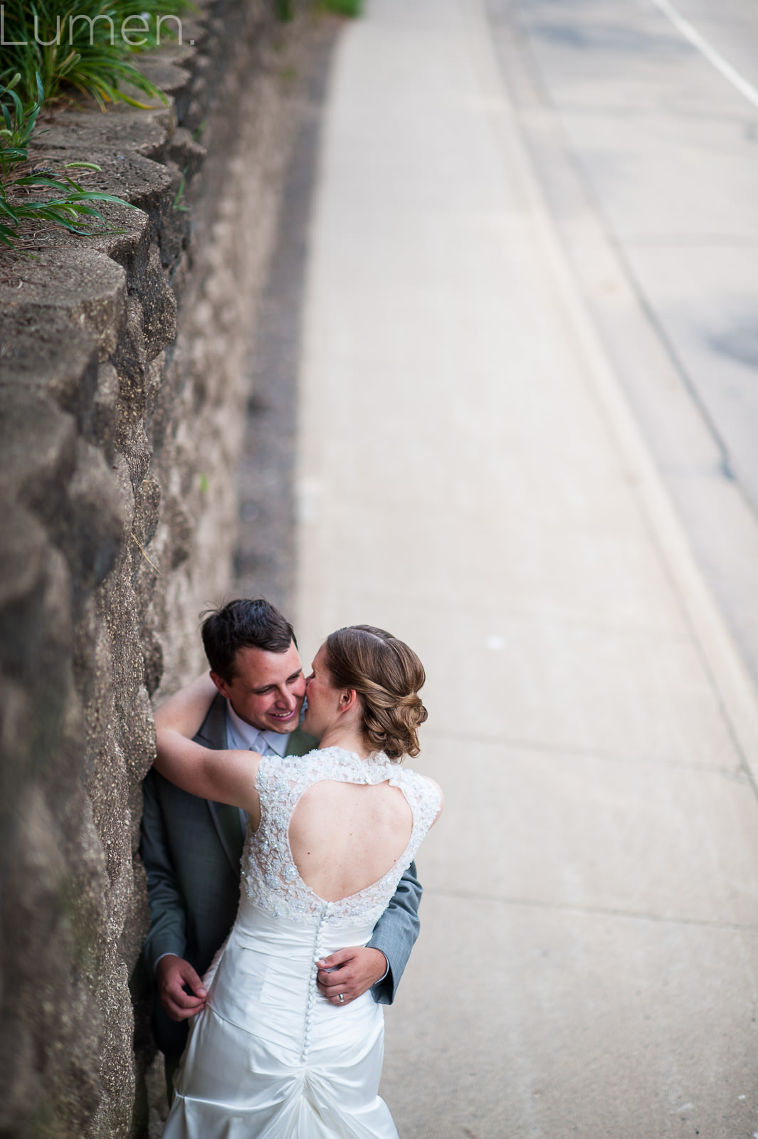 golden valley country club wedding photos, minneapolis, minnesota, adventurous wedding photos, couture, golf club, country club, emily, robert