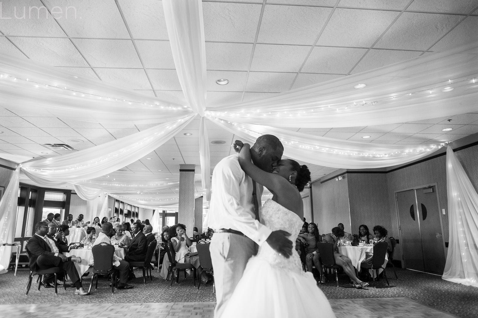 living word christian center wedding photos, adventurous wedding photography, lumen photography, minneapolis, minnesota, couture