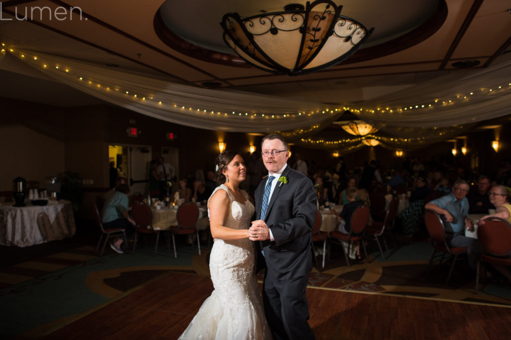 lumen photography, st. olaf wedding photos. boe chapel wedding photos. northfield wedding photography. minnesota. 