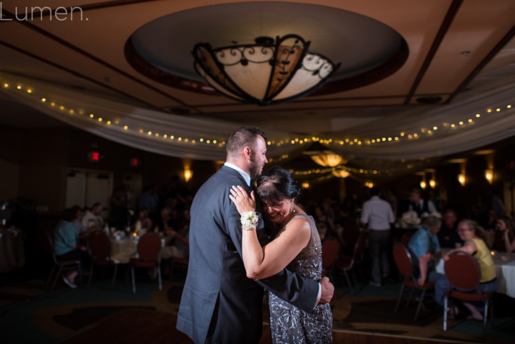 lumen photography, st. olaf wedding photos. boe chapel wedding photos. northfield wedding photography. minnesota. 