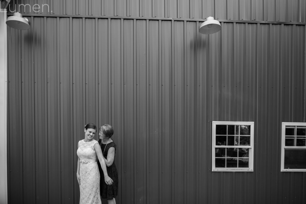 lumen photography, adventurous, minneapolis, minnesota, northfield, red barn farm pizza wedding photos